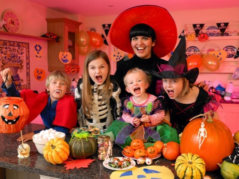 Cách làm mặt nạ Halloween rất đơn giản cho trẻ